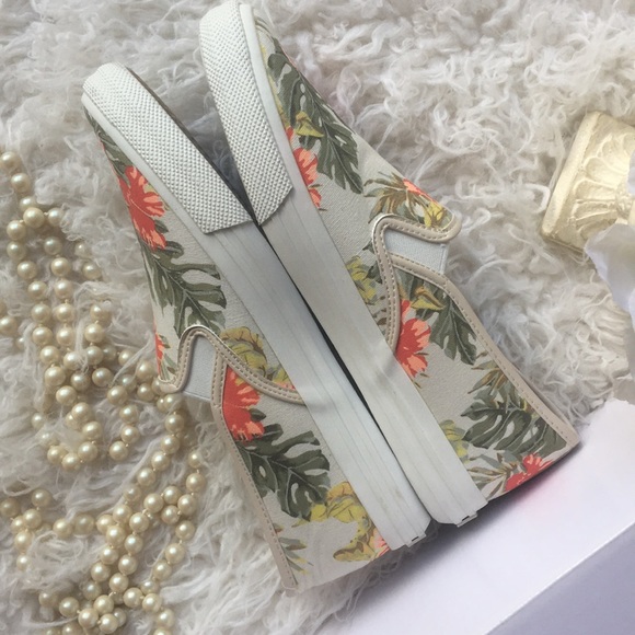 NWT • TALBOTS Jungle Hibiscus Slip On Sneaker - Picture 6 of 16